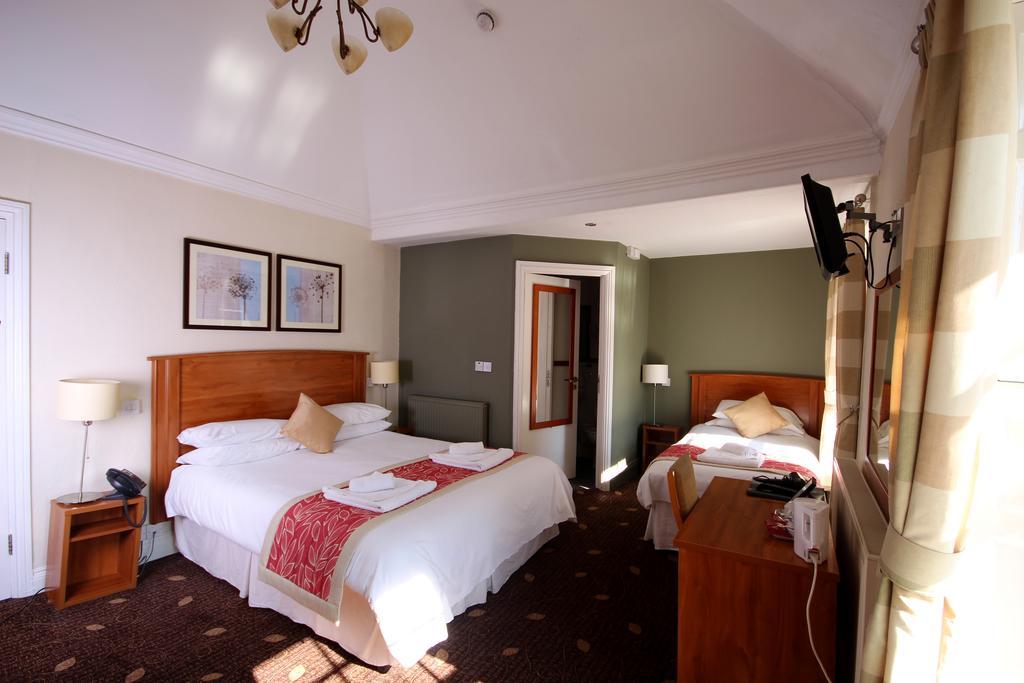 Hôtel Plas Derwen à Abergavenny Extérieur photo